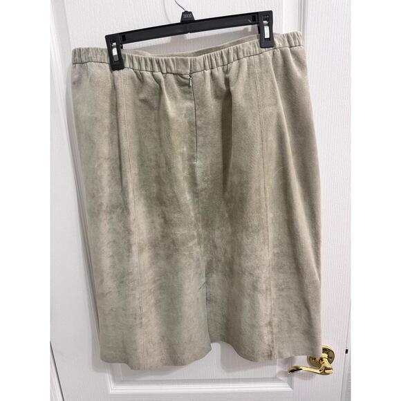 Terry Lewis Sage All Leather Floral Embroidery    suede Jacket and skirt 1X - Picture 11 of 16